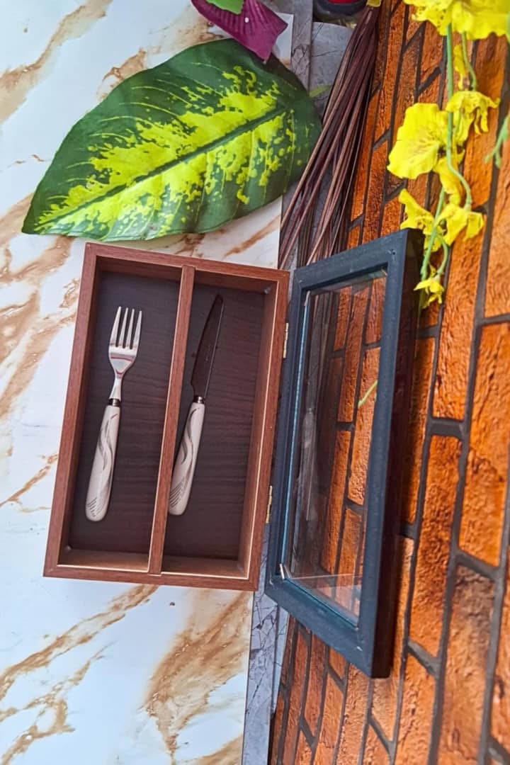 جای کارد و چنگال