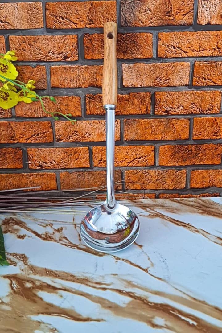 ملاقه دسته چوبی