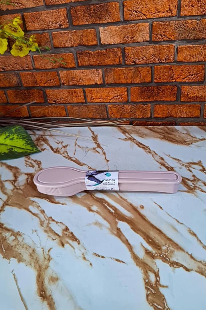 جای قاشق و چنگال مسافرتی